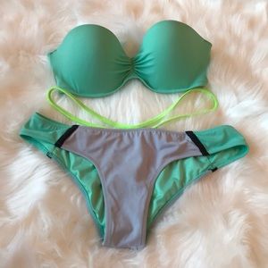 Victoria’s Secret bikini
